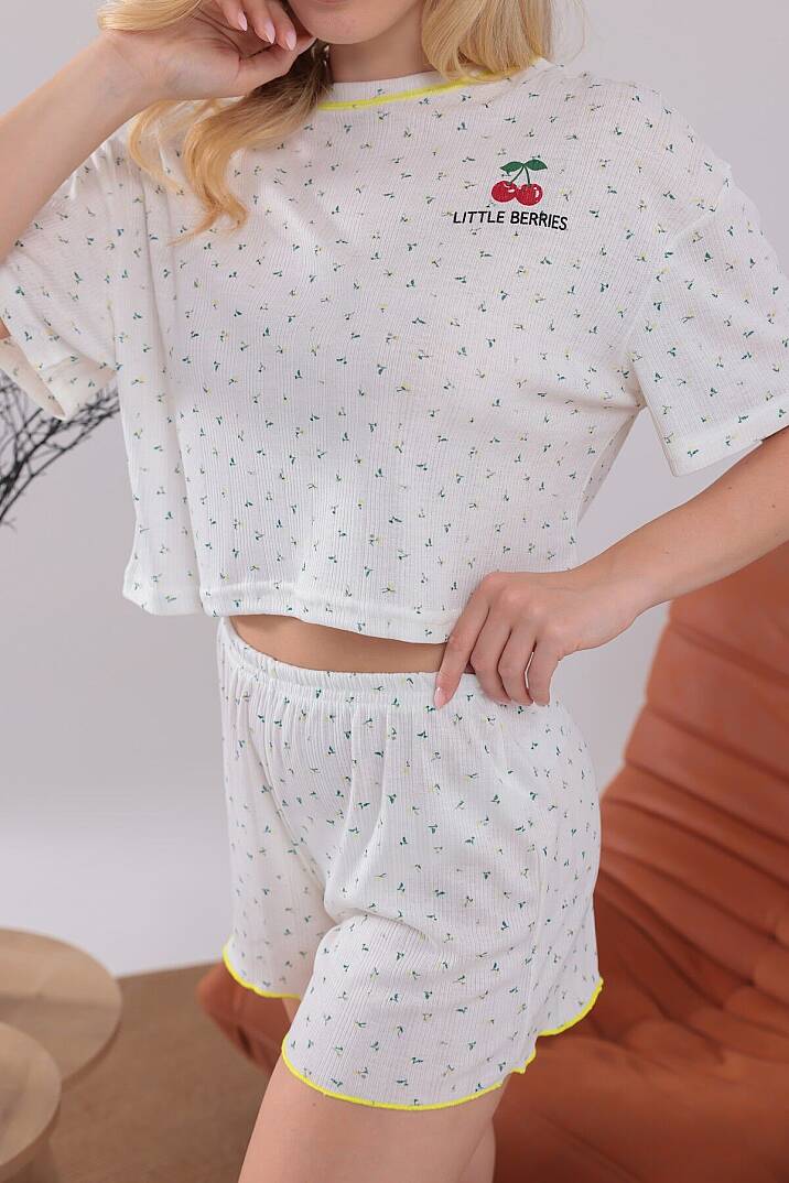 Beyaz Renk Kiraz Baskılı Oversize Kalıp Kısa Kollu Crop Yazlık Kadın Şortlu Pijama Takımı - 1