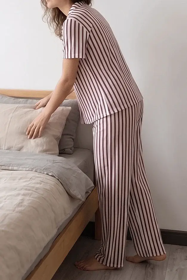 Bordo Beyaz Çizgili Düğmeli Kısa Kollu Pijama Takımı - 4