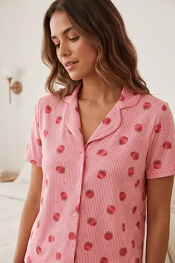 Çilek Desenli Şeritli Pembe Kısa Kollu Şortlu Pijama Takımı - 2