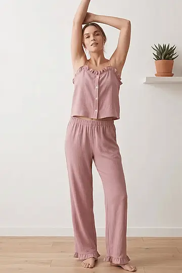 Fırfırlı ve Askılı Pembe Pijama Takımı - 4
