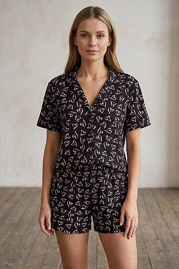 Kadın Pamuklu Siyah Kalp Desenli Düğmeli Pijama Takımı