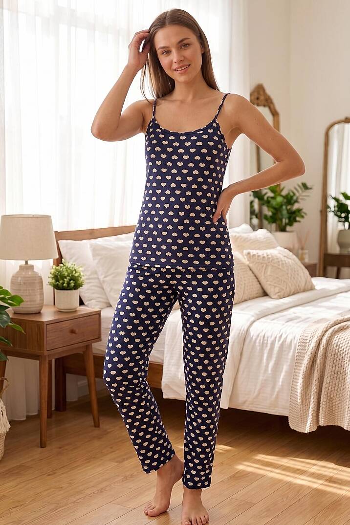 Lacivert Renk Kalp Baskılı Yumuşak İpeksi Doku Esnek Pamuklu İp Askılı Pijama Takımı - 1