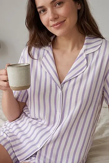 Lila Beyaz Çizgili Şeritli Şortlu Pijama Takımı