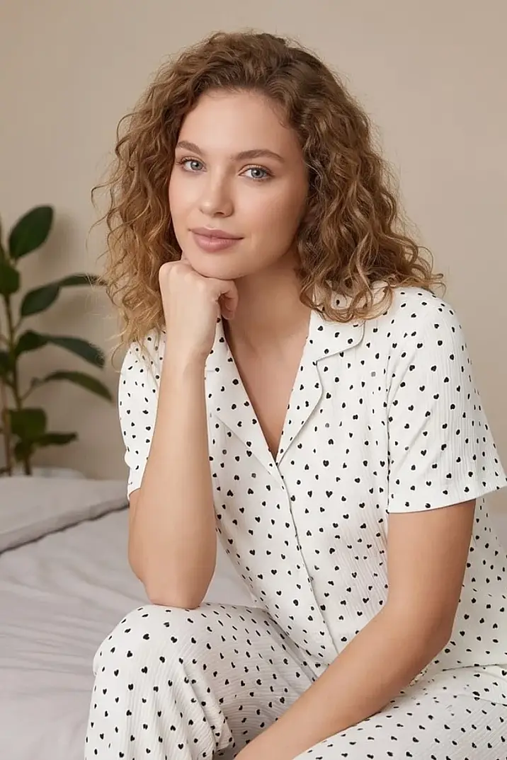 Minik Kalp Desenli Beyaz Kısa Kollu Pijama Takımı - 1