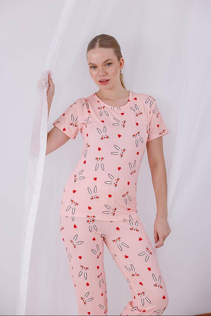 Pembe Tavşan Baskılı Yumuşak Dokulu Milan Örme Rahat Kalıp Kadın Kısa Kollu Pijama Takımı - 3