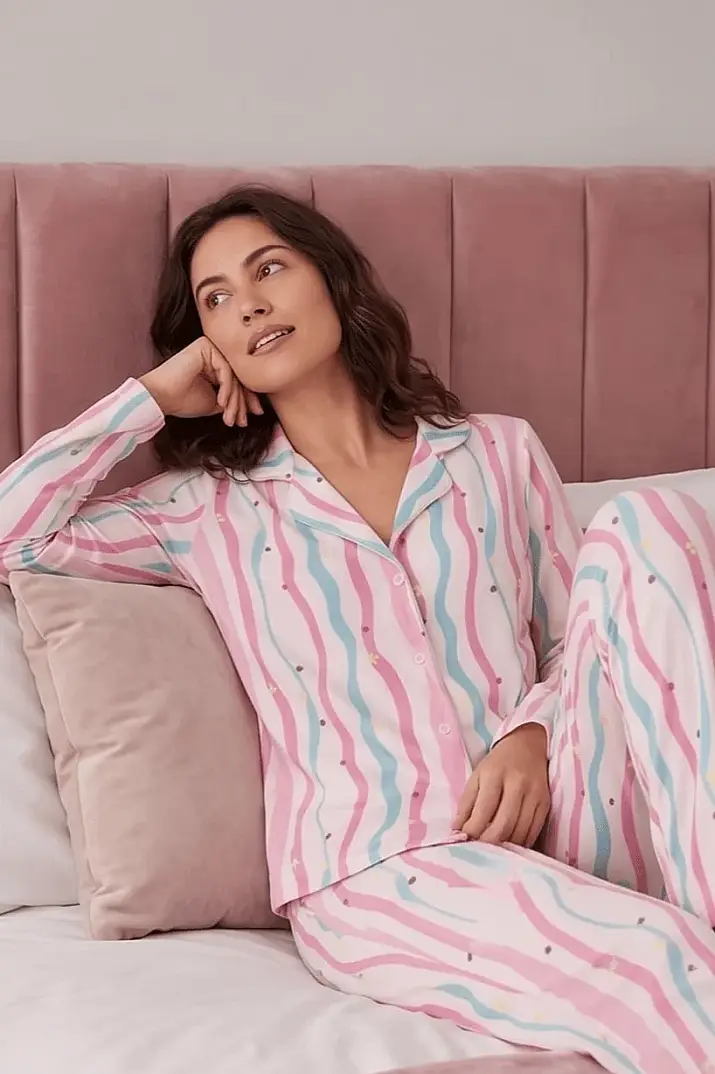 Renkli Şeritli Yıldız ve Kalp Desenli Pijama Takımı - 4