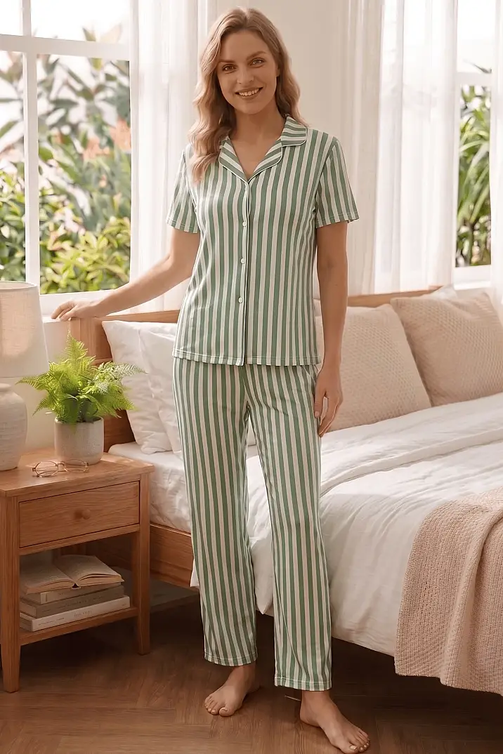 Yeşil Beyaz Çizgili Şeritli Pijama Takımı - 3